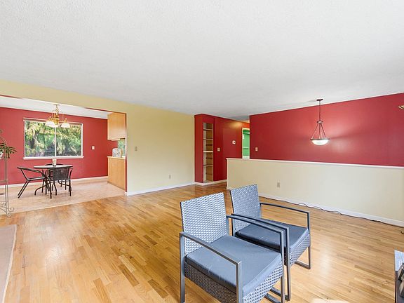 5th image of 530 NW Polaris St