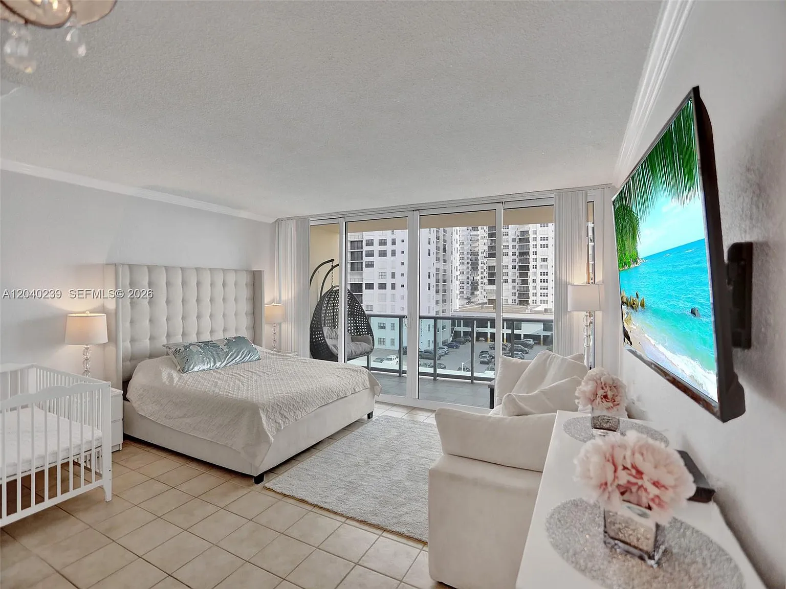 Wave Condo — Photo 3