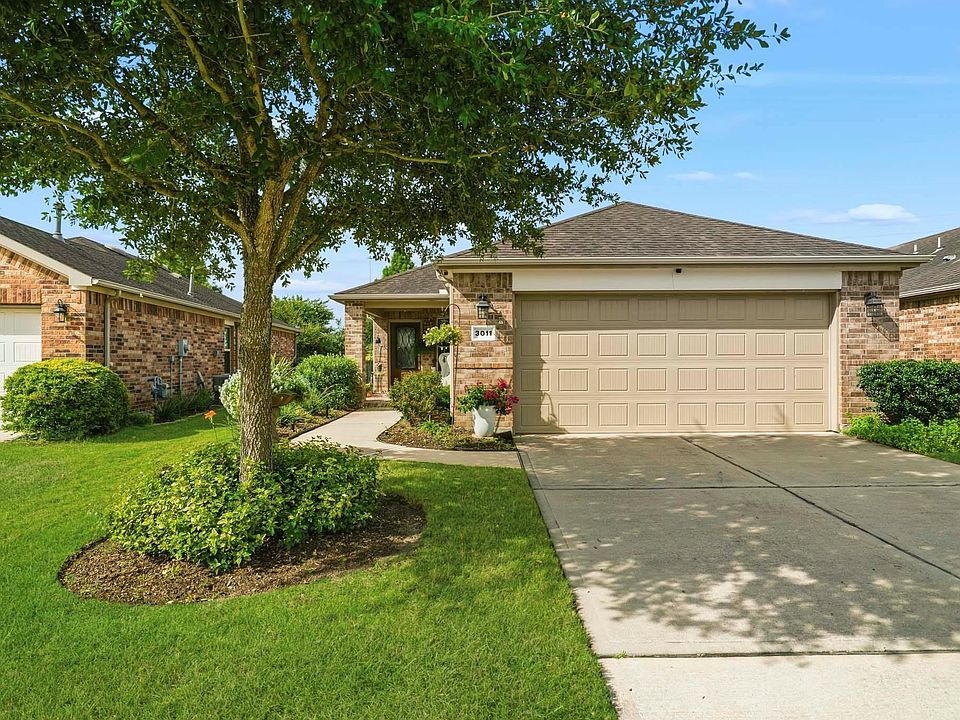 1st image of 3011 Dandelion Dr