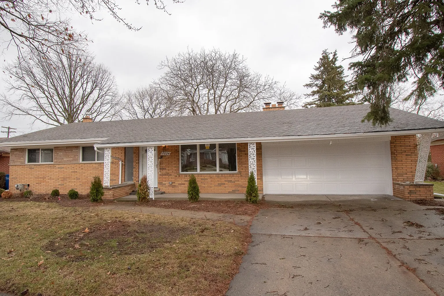 11024 Chicago Rd photo 1