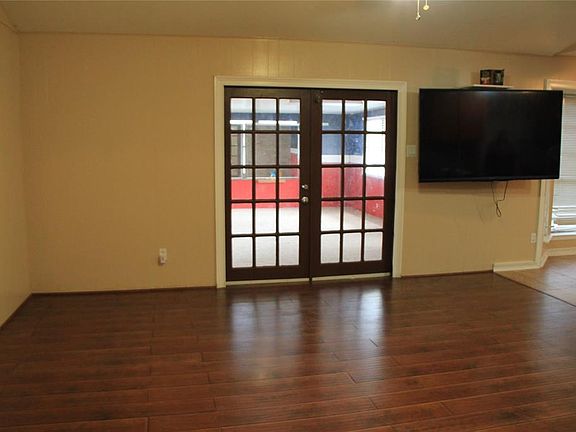 3rd image of 9722 Southport Dr