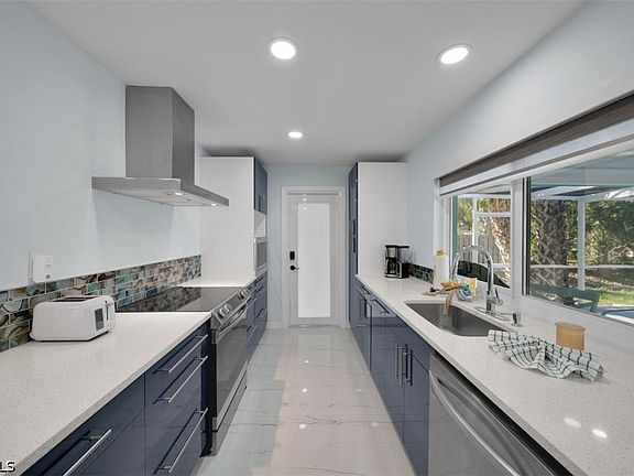 4th image of 1609 SE 41st St