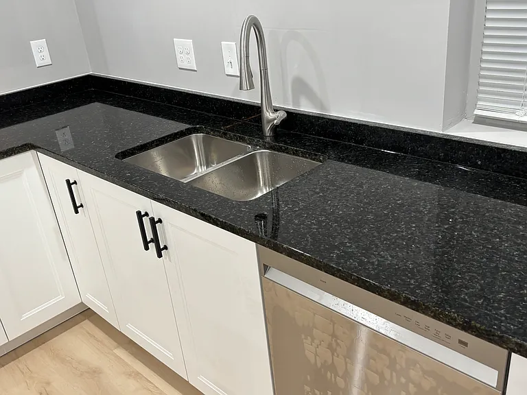 2717 E 32nd St #4 — Photo 18