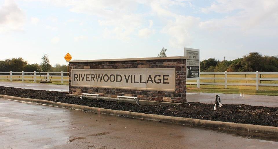 1st image of 5030 Riverwood Dr