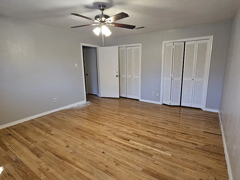 5027 Regatta Dr — Photo 8
