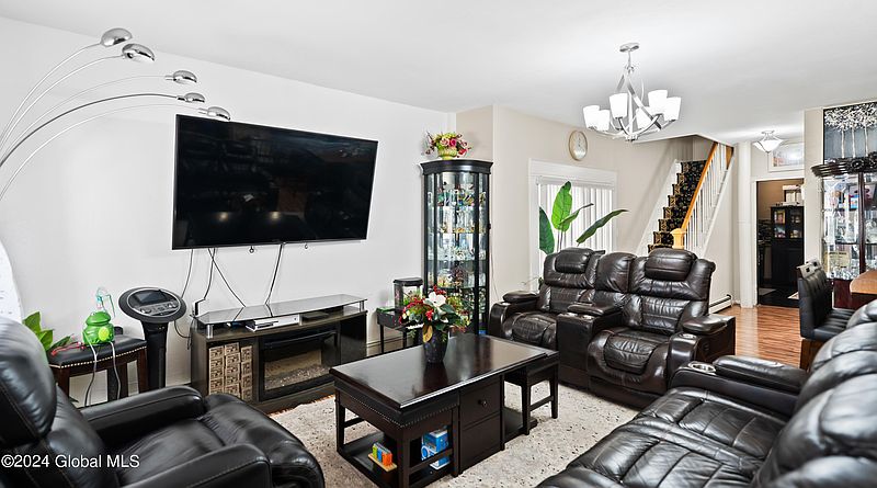 3rd image of 67 Division Street