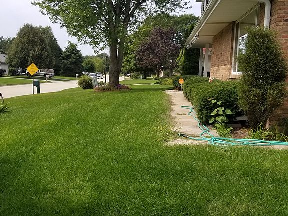 3rd image of 5860 Dorchester Dr