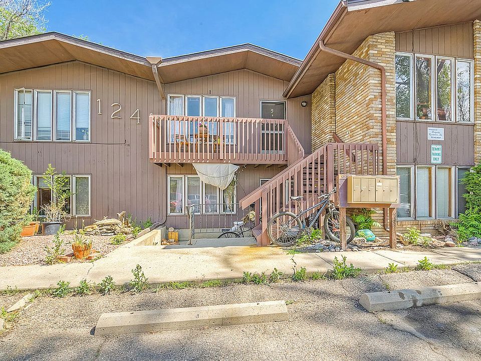 1241 Balsam Exterior