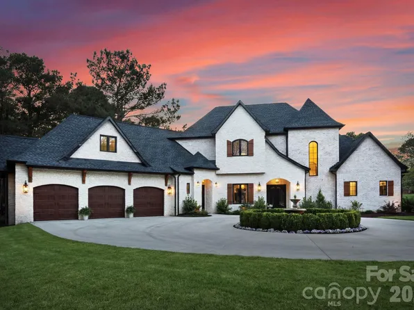 152 Forum Dr, Mooresville, NC 28117