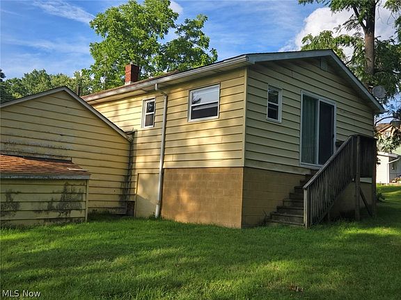 5th image of 2838 Draper St SE