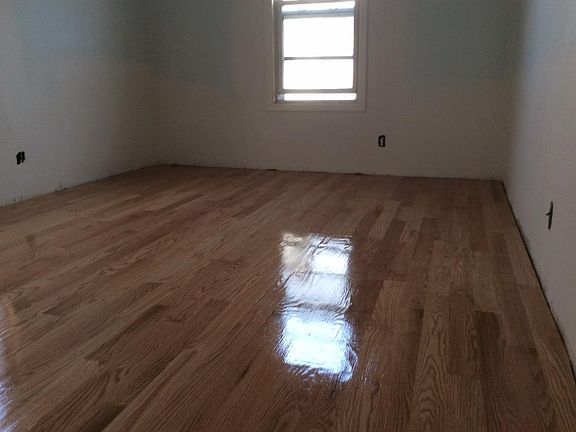 3rd image of 184 Bay 26th St Floor 2CD