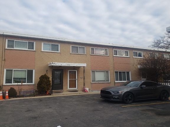 3rd image of 7840 W Lawrence Ave Unit A