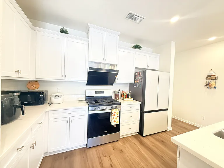 3925 E Carmel Privado — Photo 8