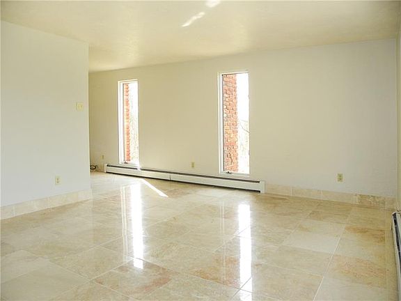 4th image of 6445 Union Ave