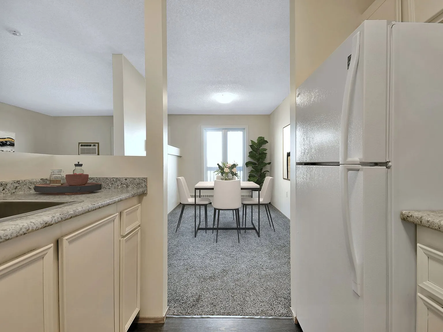 6703 Rochdale Blvd Regina — Photo 1