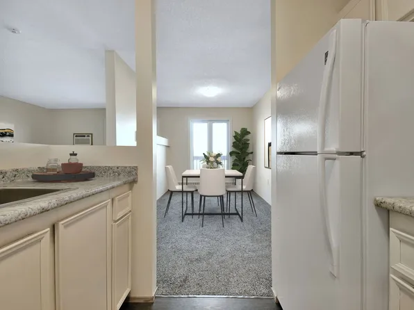 6703 Rochdale Blvd, Regina, SK S4X 2Z2
