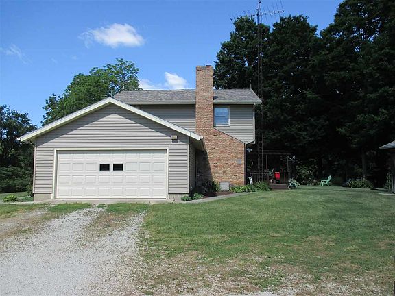 2nd image of 1451 N Warsaw Trl