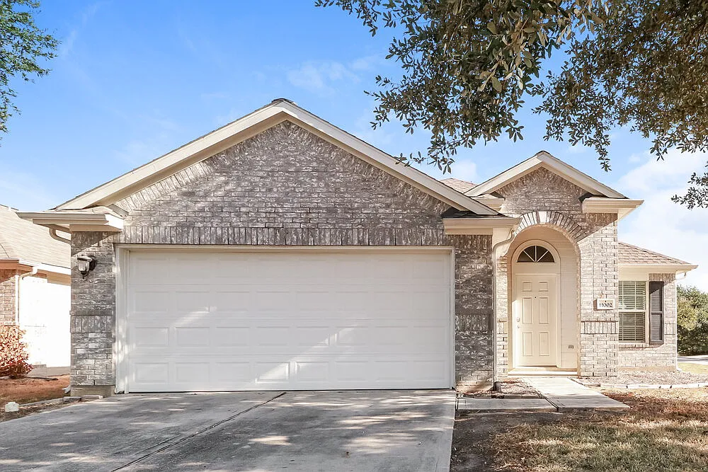 3 bed, 2.0 bath, 1399 sqft, $1,865 — Photo 1