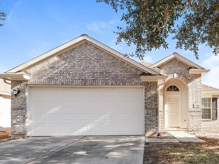 11002 Northam Dr — Photo 1