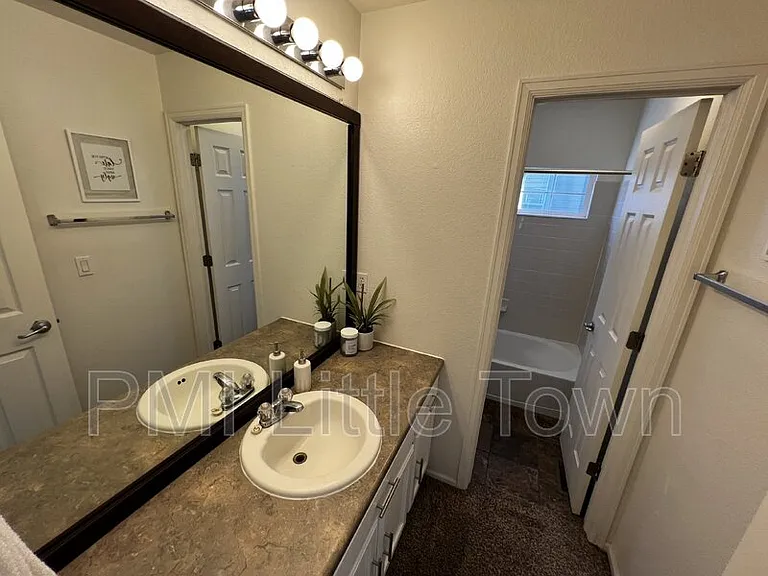 24646 E Florida Ave — Photo 20