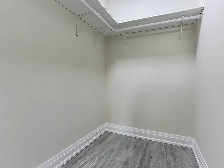 2071 Keele St #LOWER — Photo 20