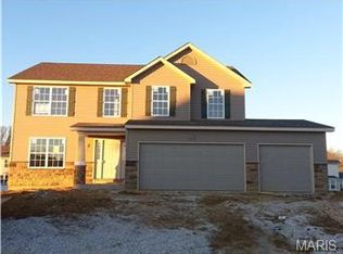 417 Valley Oaks Dr, Wentzville, MO 63385