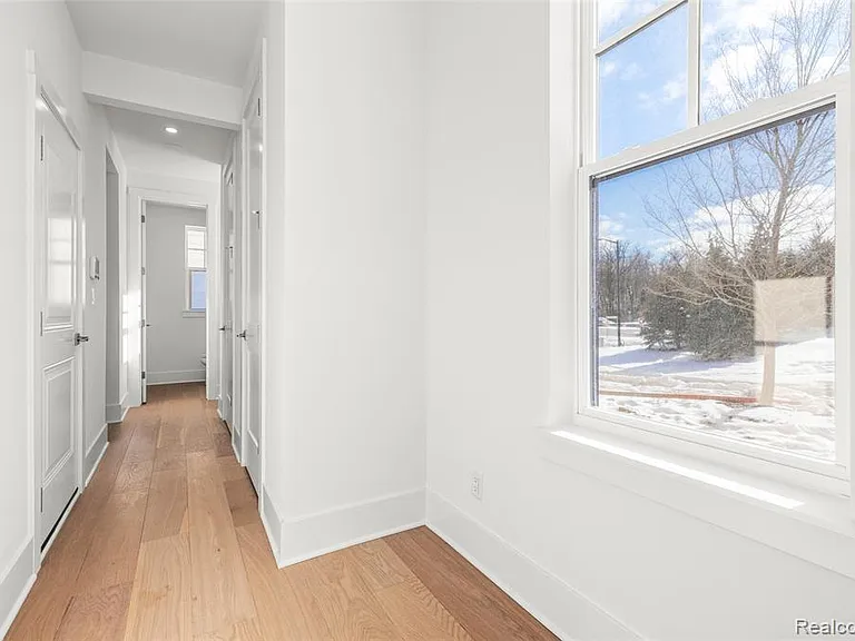 416 S Center St — Photo 25