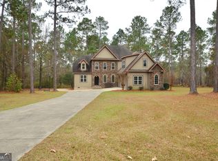 438 Highland Lakes Dr, Eastman, GA 31023