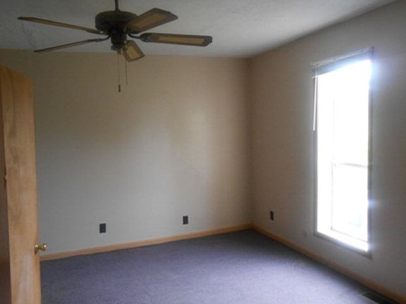 5th image of 105 Mill St