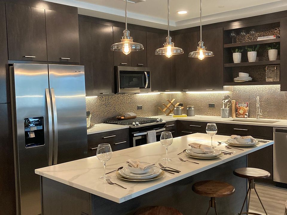 1st image of 18 S Madison St #201