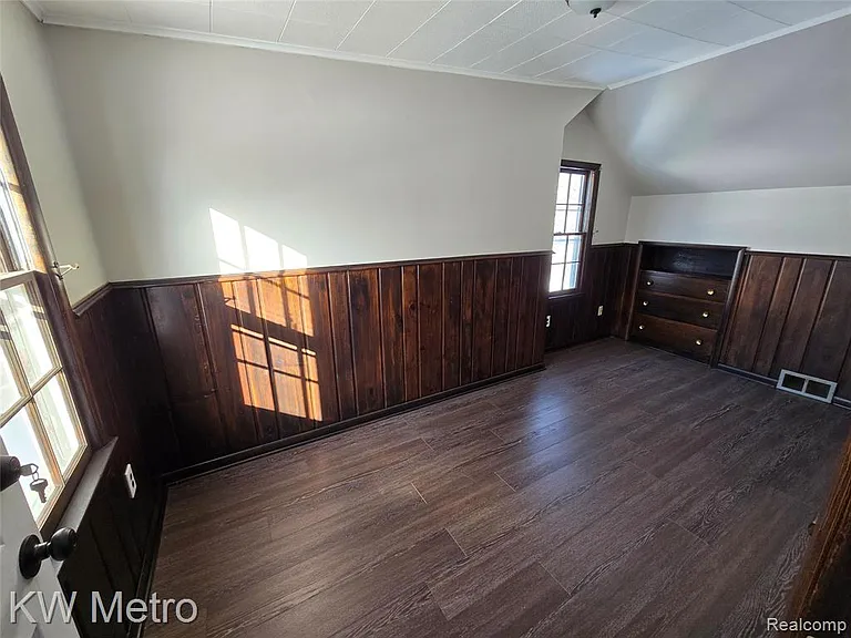 1305 Collegewood Dr — Photo 8