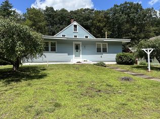 130 Center St, Ashburnham, MA 01430