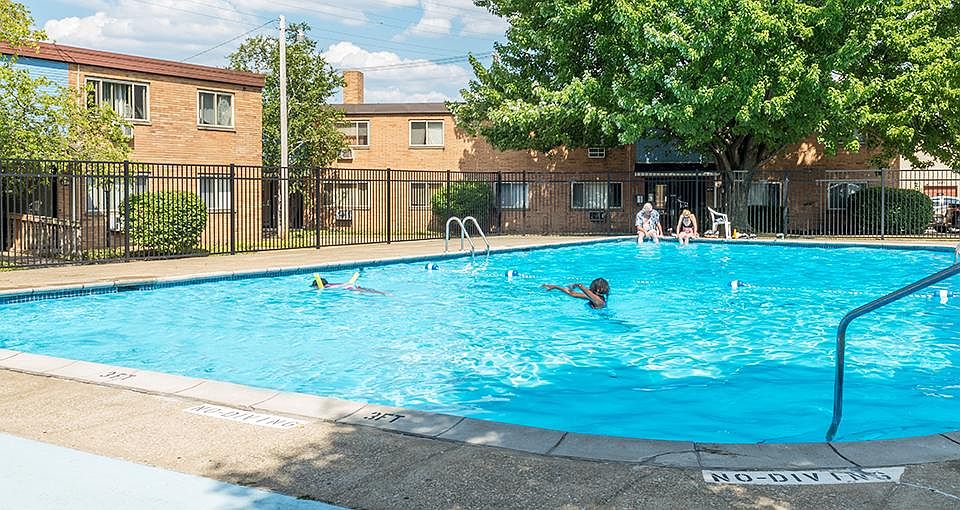 Lakewood Club Pool