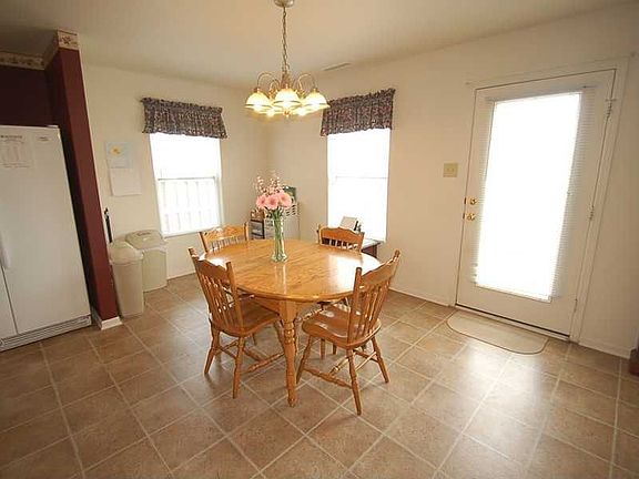 5th image of 3351 Hapsburg Way