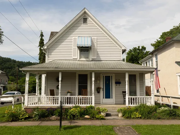 102 N Marion Ave, Covington, VA 24426