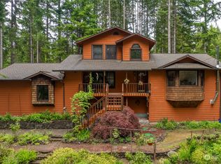 5220 SW Royal Spruce Dr, Pt Orchard, WA 98367