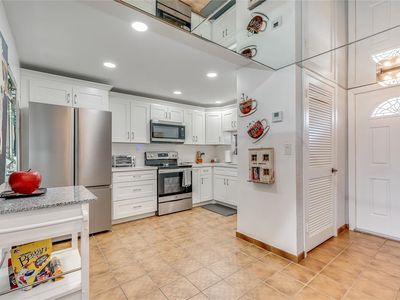 9611 N Hollybrook Lake Dr #204, Pembroke Pines, FL, 33025