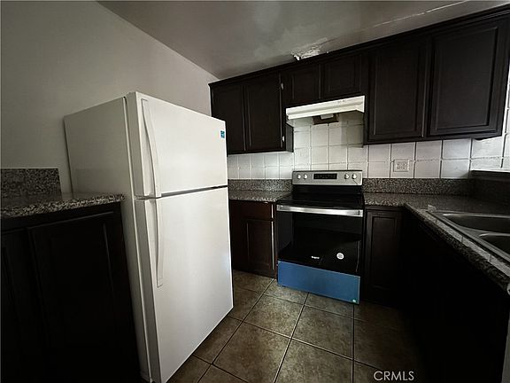 3rd image of 120 E Pine St #J