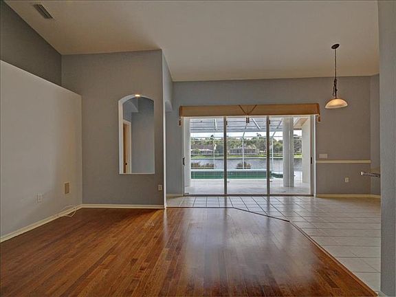 5th image of 10155 Whisper Pointe Dr