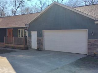 W579 Rocky Ridge Rd, Fountain City, WI 54629