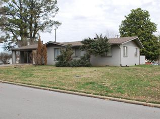 703 Trotter Ln, Dexter, MO 63841