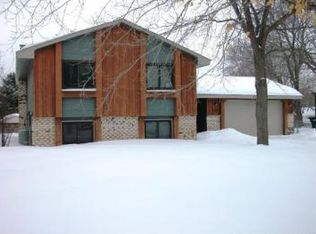 1122 127th Ave NE, Blaine, MN 55434