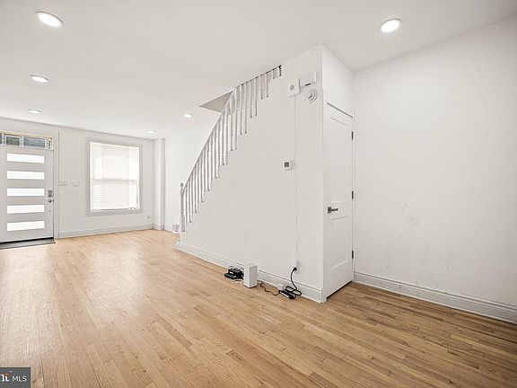 4th image of 2630 Jasper St