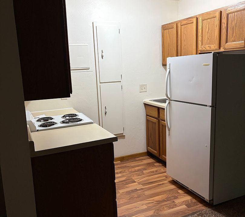 1st image of 1117 Macarthur Rd #6