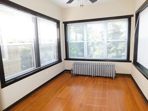 4th image of 1635 W Touhy Ave #6