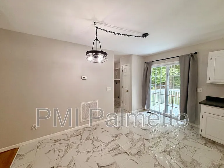 152 Chatham Cir — Photo 6