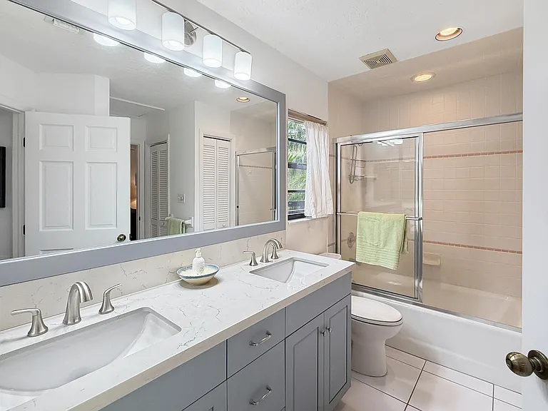 522 Coakley Bay Est #EB — Photo 31