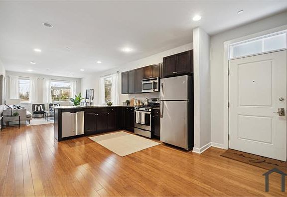 3rd image of 1243 S 47th St Floor 2