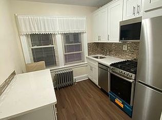 201-10 42nd Ave #2F, Bayside, NY 11361