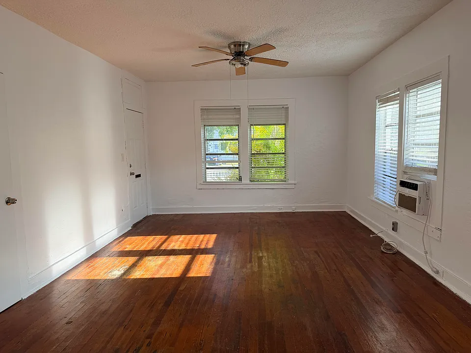 1849 Dewey St #2